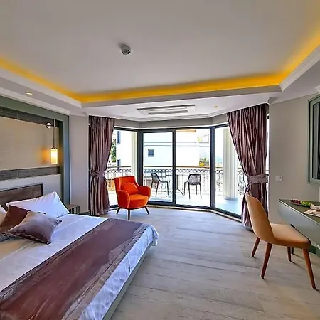Sleeps 6 Pool Air Con Wifi