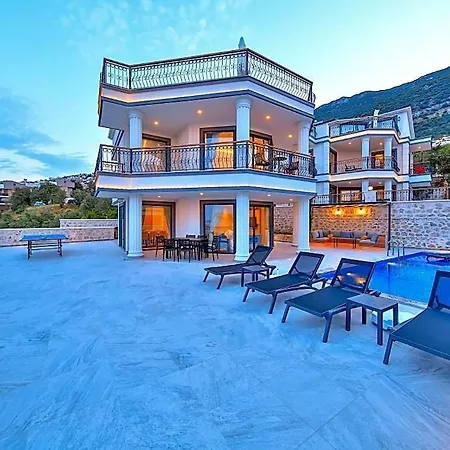 Sleeps 6 Pool Air Con Wifi Villa